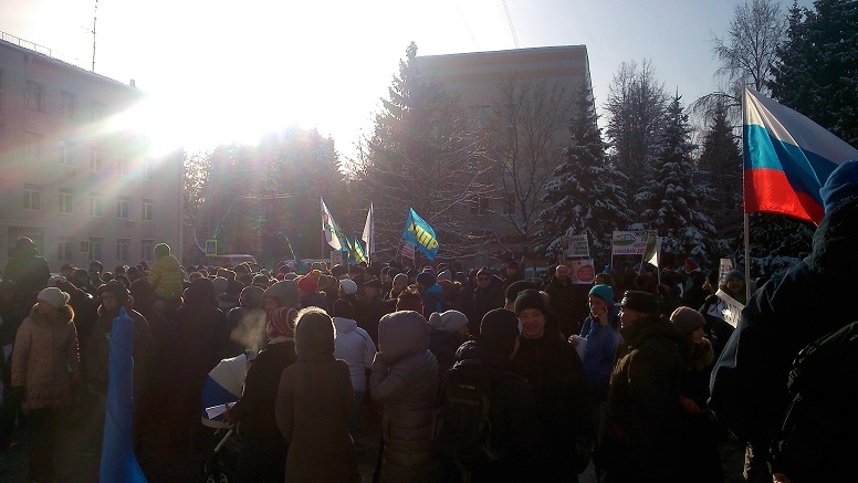 Солнце_над_митингом2