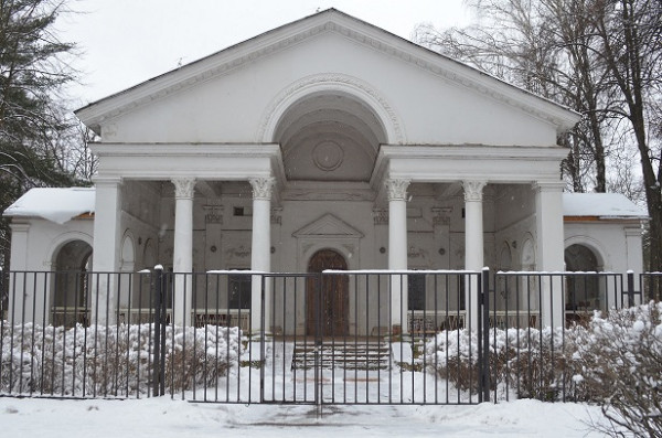 клуб под замком